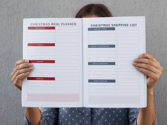 christmas-meal-planner-canva-template-https://www.creativefabrica.com/wp-content/uploads/2023/10/31/Christmas-Meal-Planner-Canva-Template-Graphics-82894164-2-580x435.png